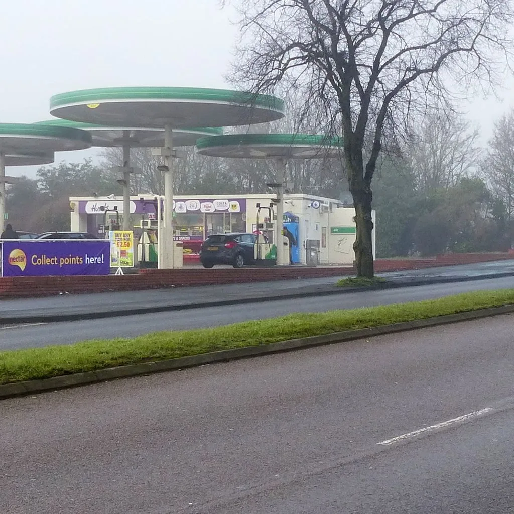 Red Hill filling station on the A6 Loughborough Road - geograph.org.uk - 4306310