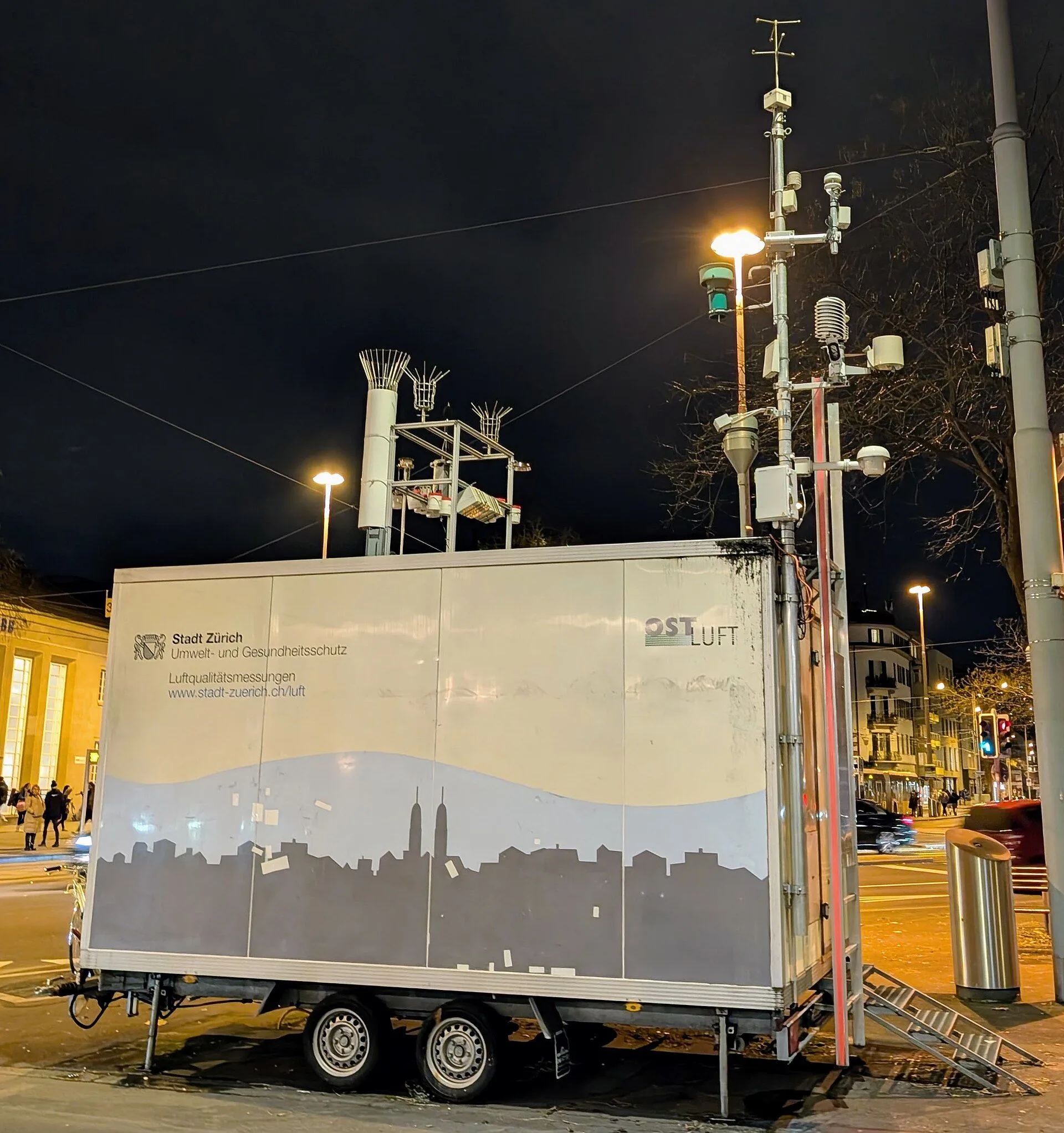 Mobile air quality monitoring station in Zürich