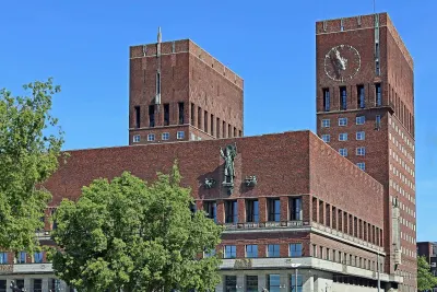 00 7681 Oslo City Hall