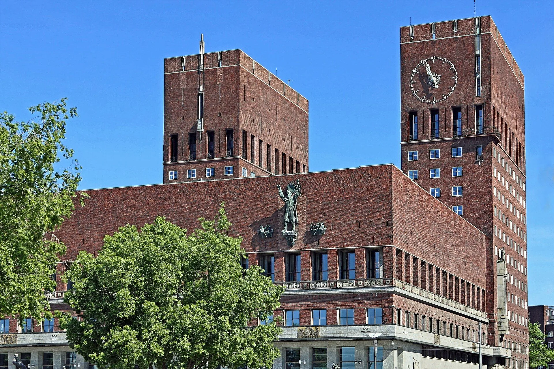 00 7681 Oslo City Hall