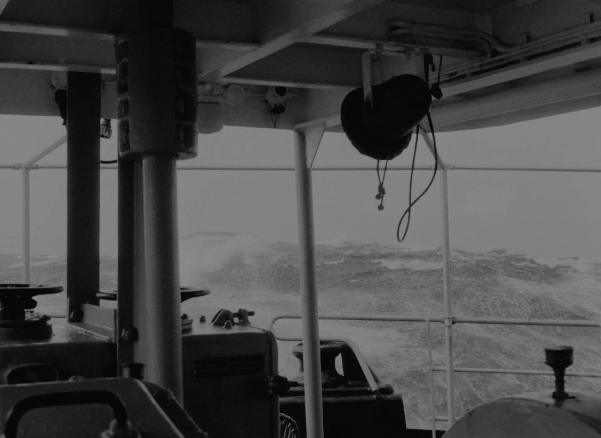 Wind and seas from astern. Storm in the North Atlantic, Beaufort 9 to 10 (1957)