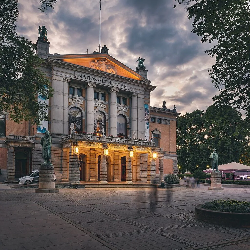 Nationaltheatret evening