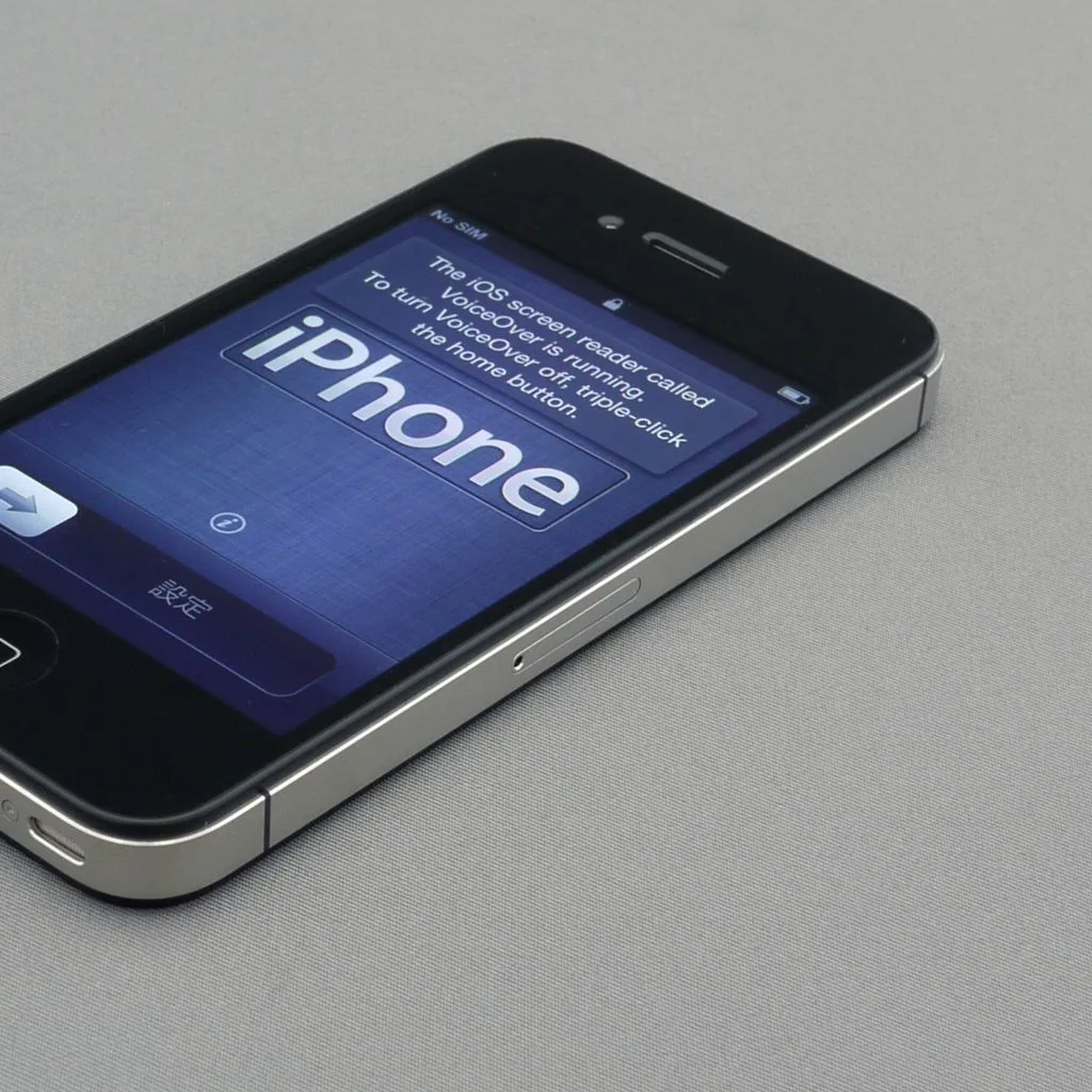IPhone 4S unboxing 17-10-11