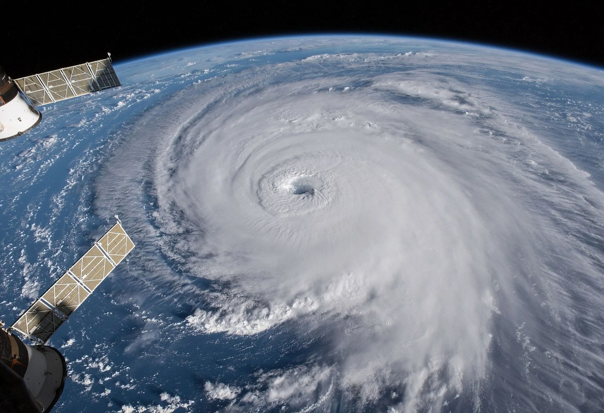 Dramatic Views of Hurricane Florence from the International Space Station From 9 12